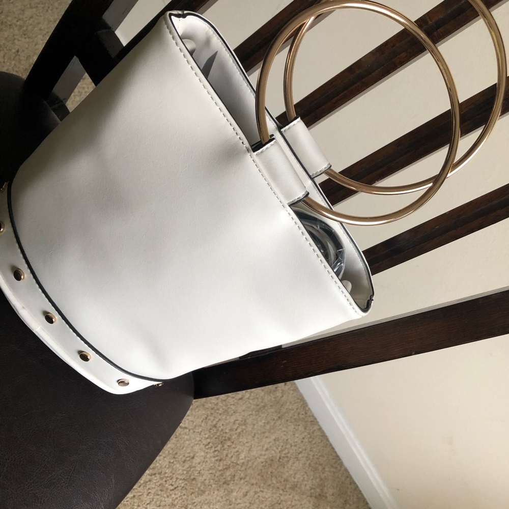 White leather bag handle bag